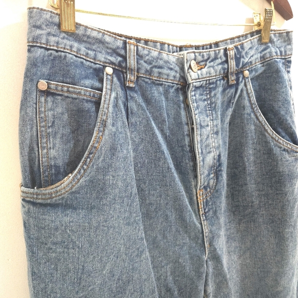 Refuge Denim | Blue Denim Mom Jeans Acid Wash - Picture 2 of 11